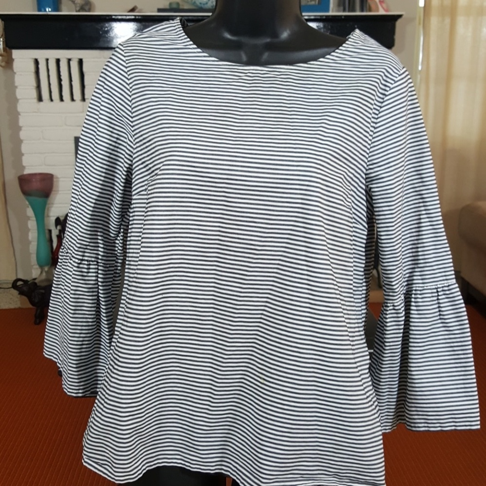 🔴SALE!🔴Tommy Hilfiger striped bell sleeve blouse